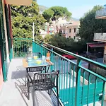 Lola Levanto